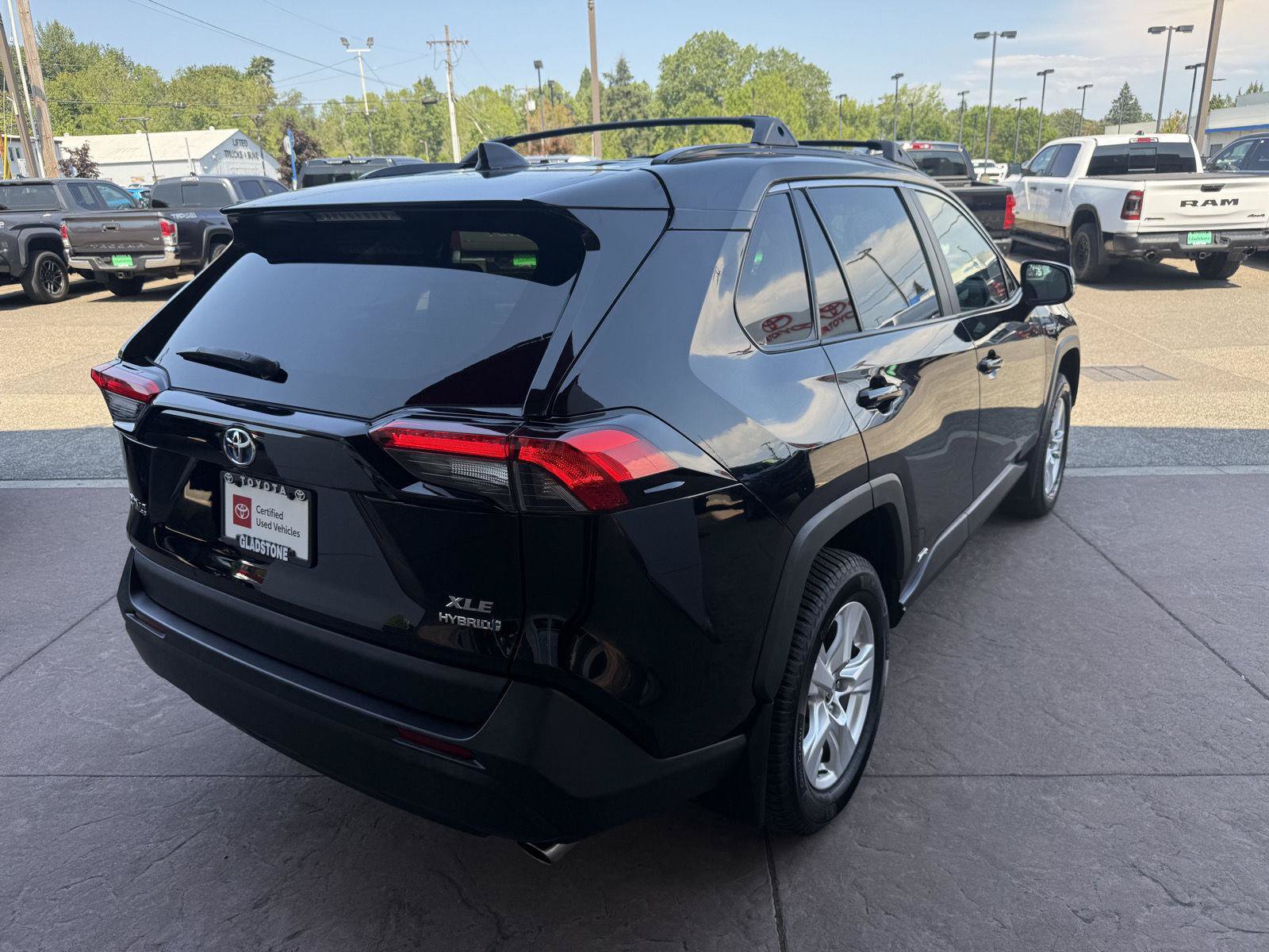 Certified 2021 Toyota RAV4 XLE w/ Carpet Mat Package (TMS) AWD/4WD image 8