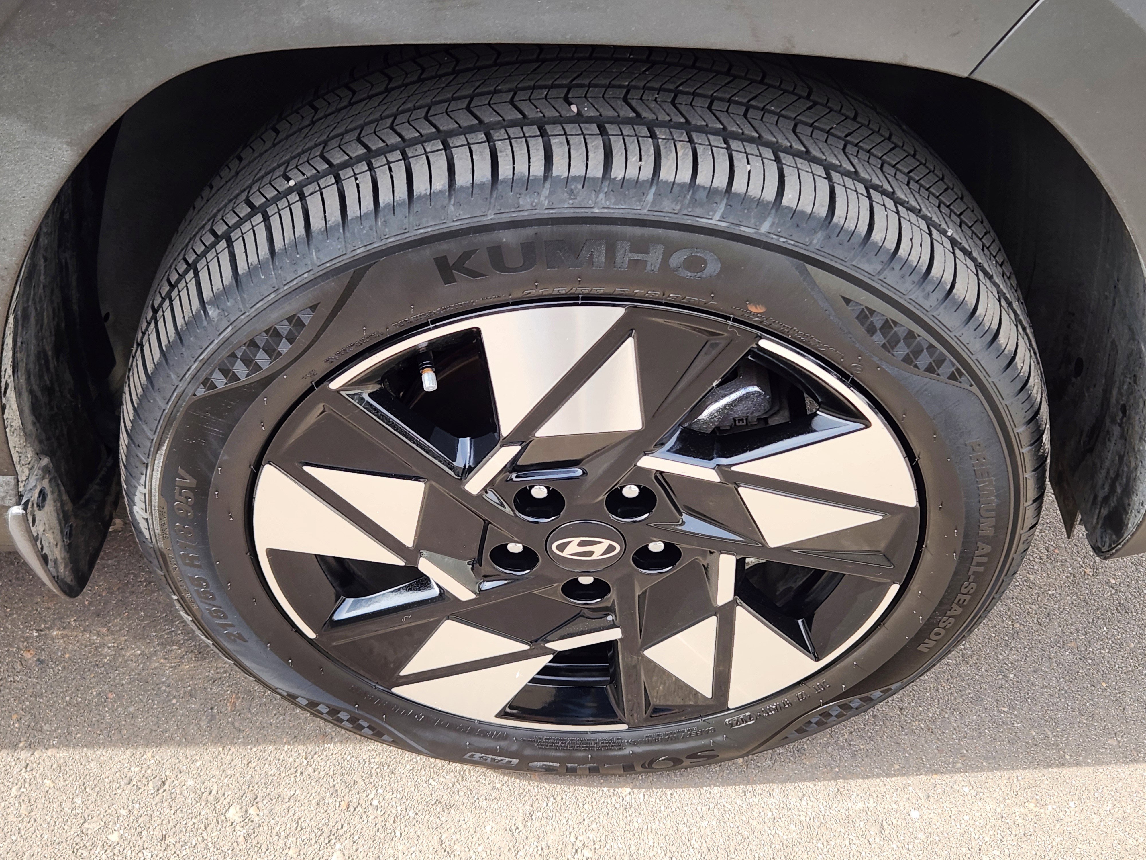 Certified 2025 Hyundai Kona SEL image 16