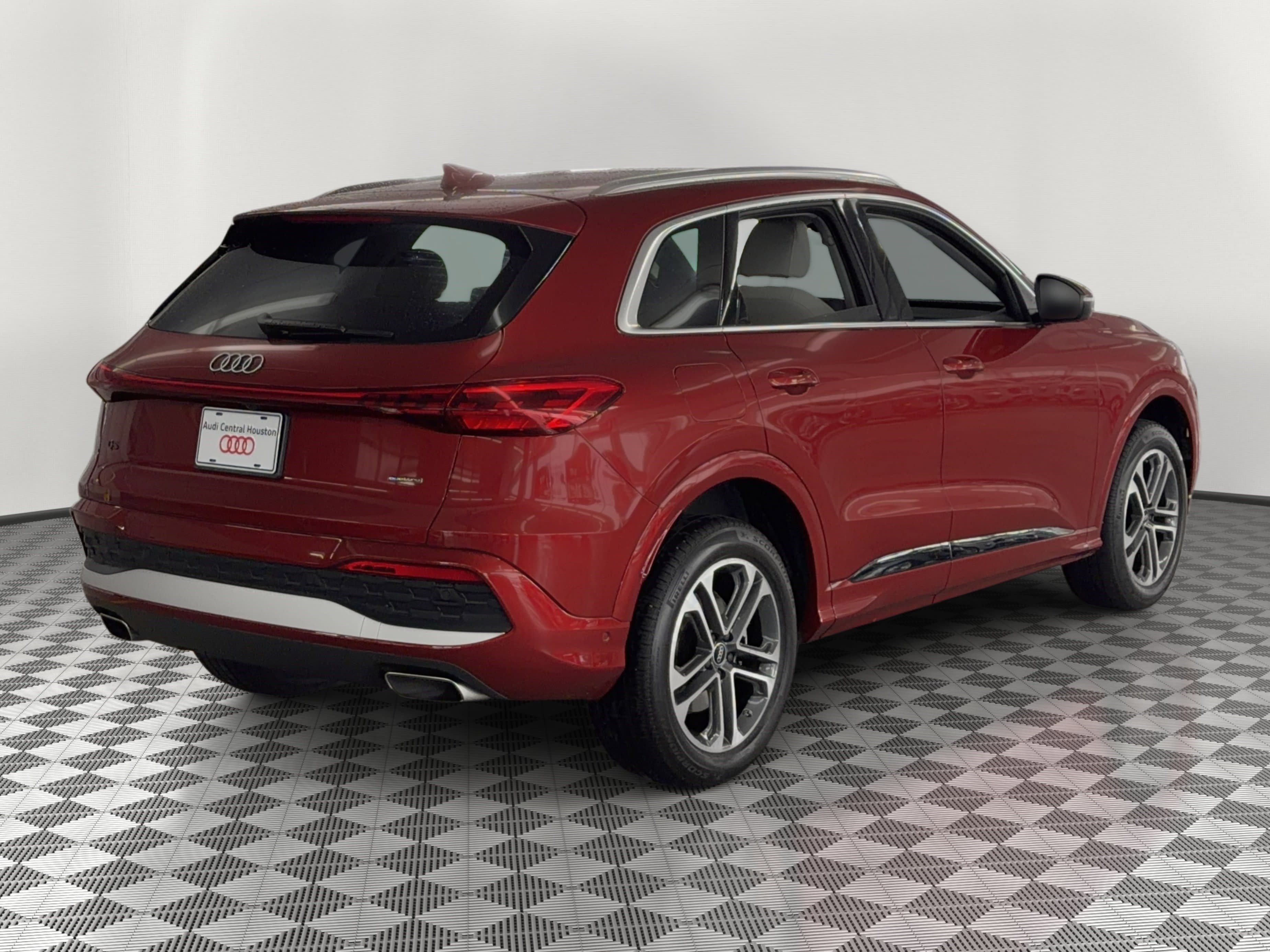 Used 2025 Audi Q5 Premium w/ 19" Wheel Package AWD/4WD image 9