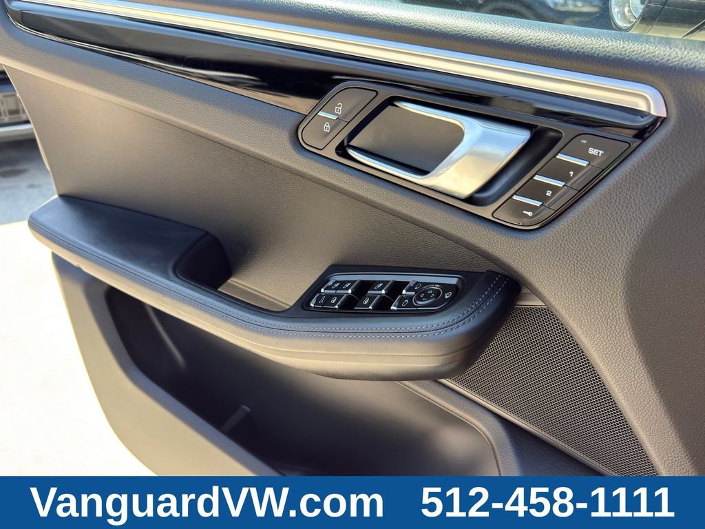 Used 2023 Porsche Macan AWD/4WD image 20