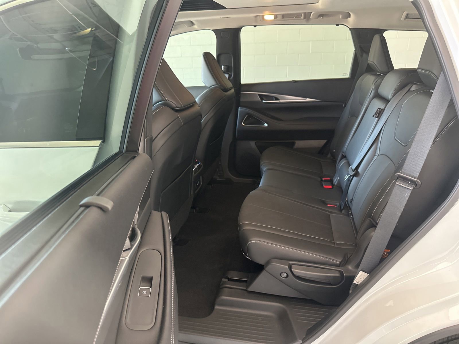 Certified 2026 INFINITI QX60 Luxe w/ Cargo Package AWD/4WD image 10
