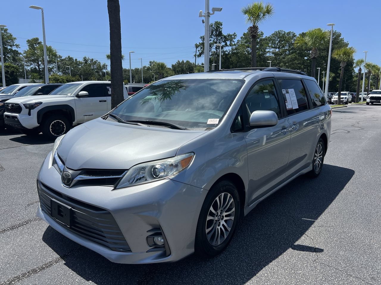Used 2018 Toyota Sienna XLE FWD image 5