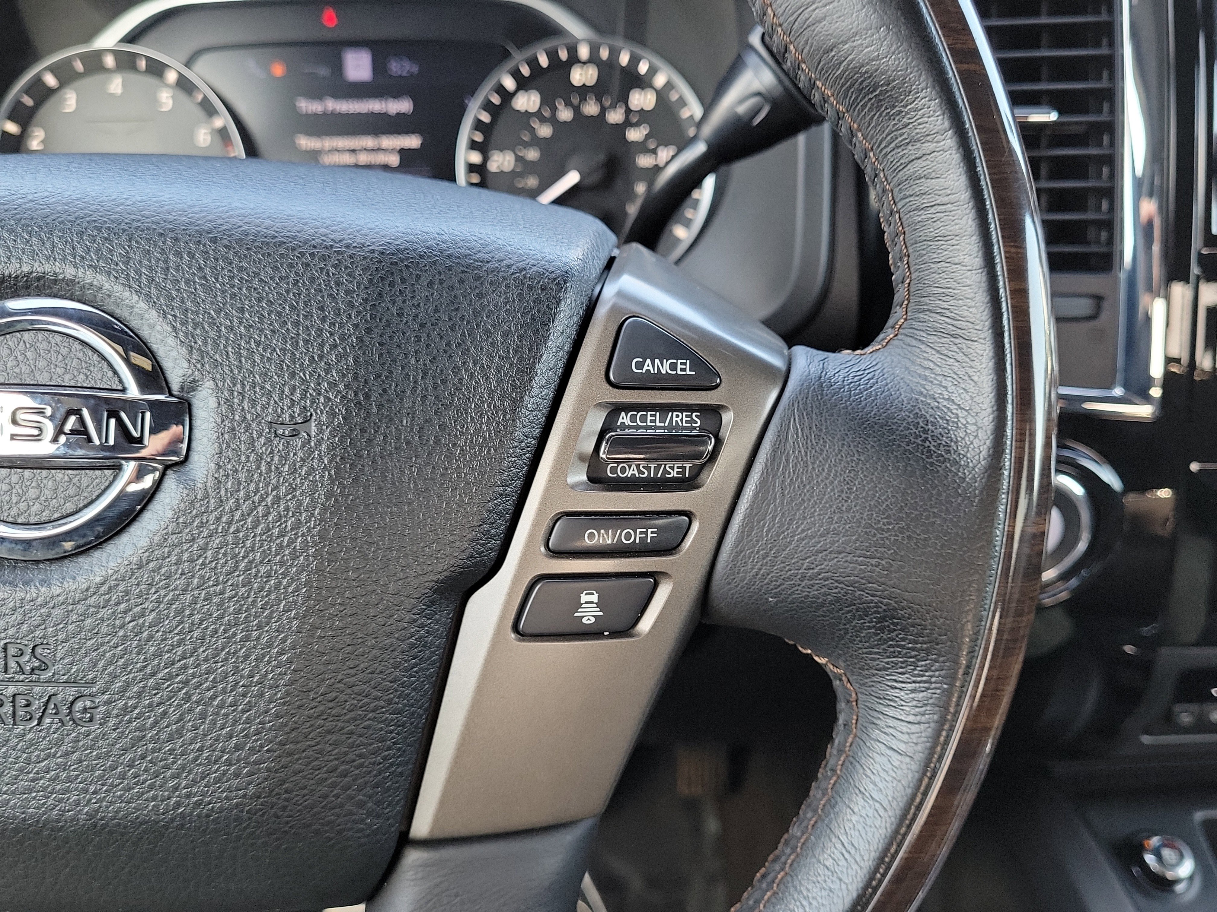 Used 2020 Nissan Titan Platinum Reserve w/ Moonroof Package image 17