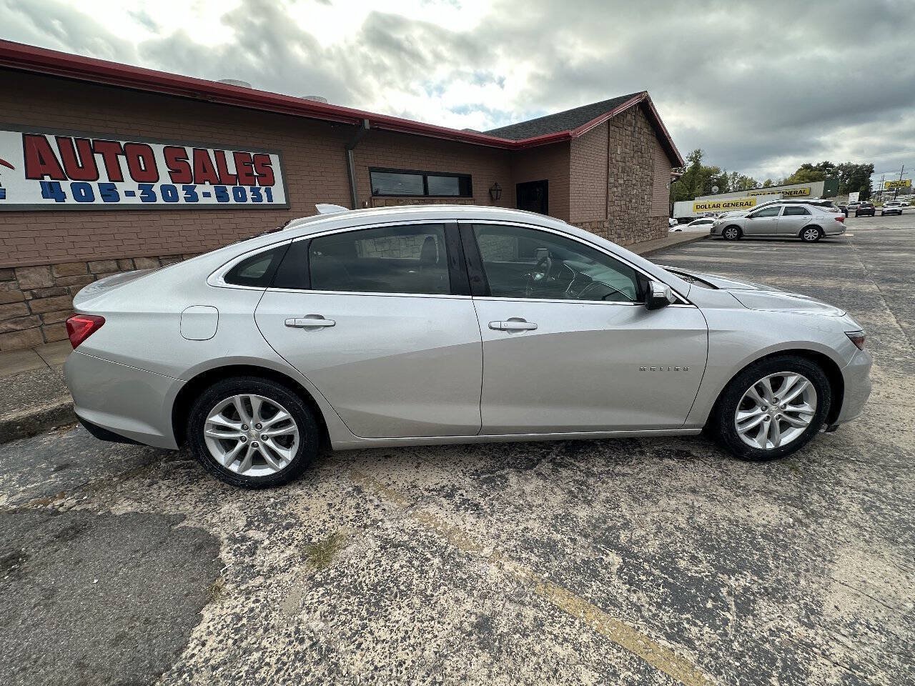 Used 2018 Chevrolet Malibu LT FWD image 9