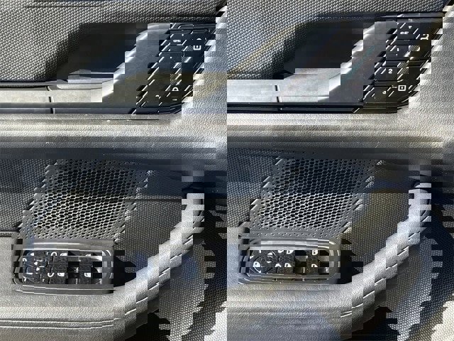 Used 2020 Porsche Taycan 4S image 22