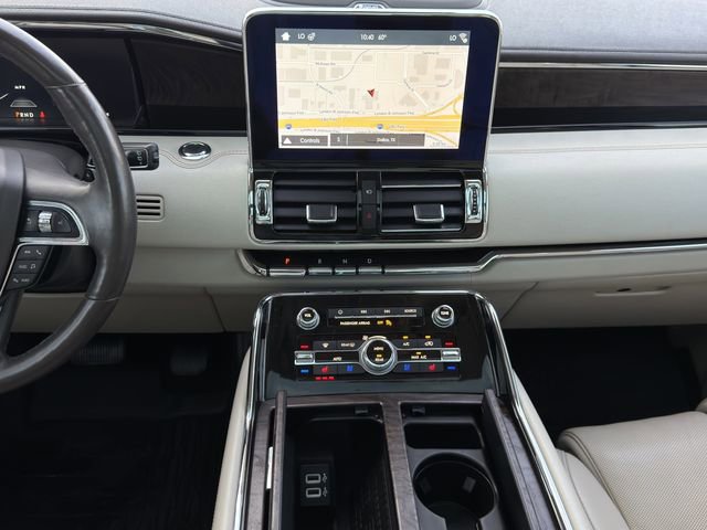 Used 2018 Lincoln Navigator Reserve w/ Technology Package image 16