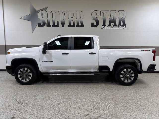 Used 2024 Chevrolet Silverado 2500 Custom w/ Custom Value Package image 5