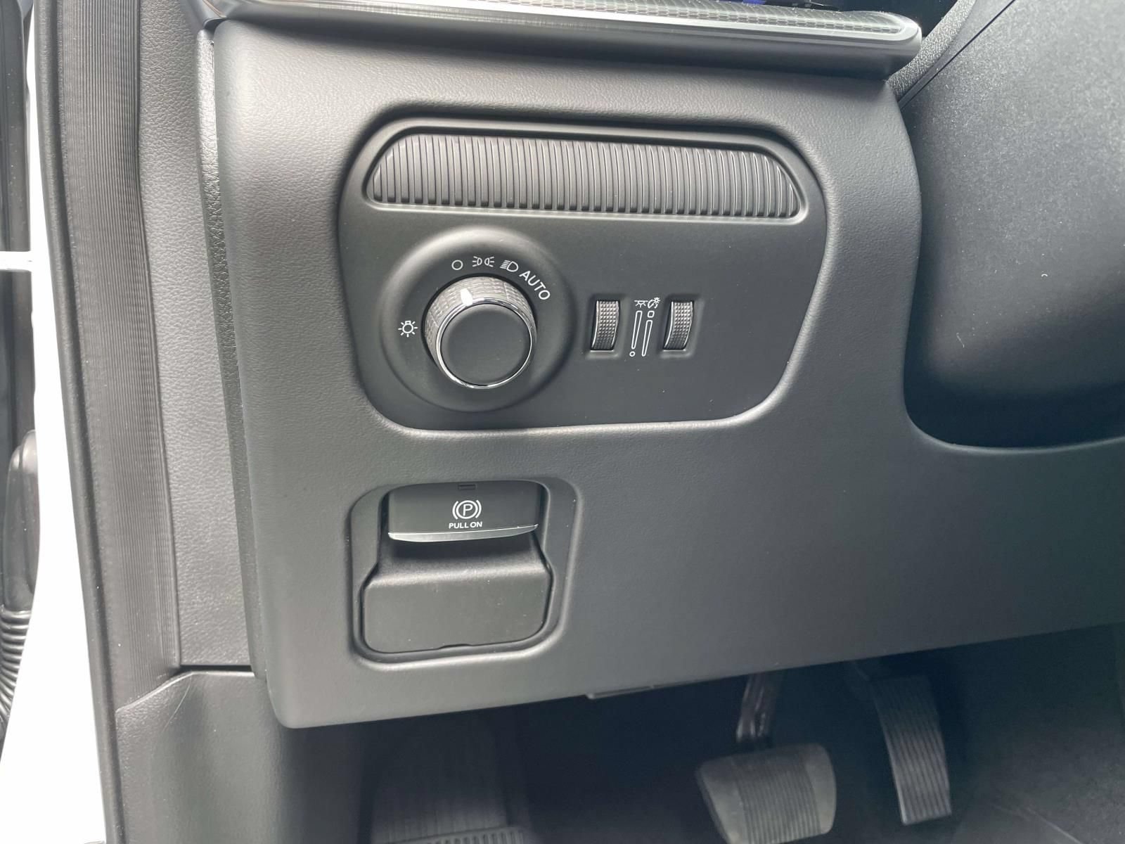 New 2026 Jeep Grand Wagoneer L Summit AWD/4WD image 21