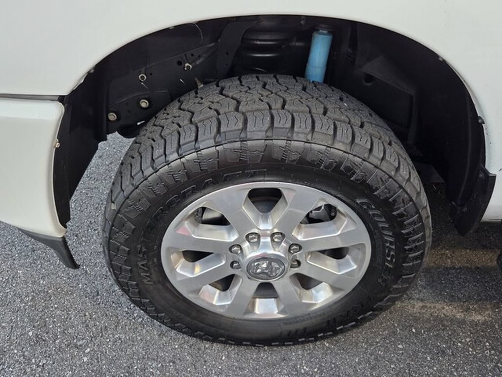 Used 2023 RAM 2500 Laramie AWD/4WD image 3