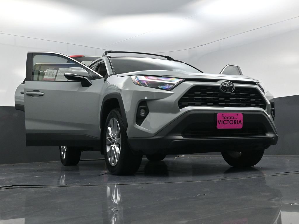 Used 2023 Toyota RAV4 XLE Premium image 27