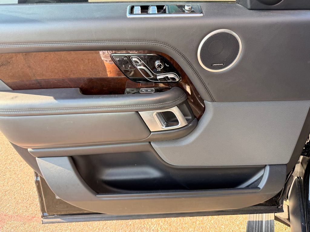 Used 2019 Land Rover Range Rover Supercharged AWD/4WD image 11