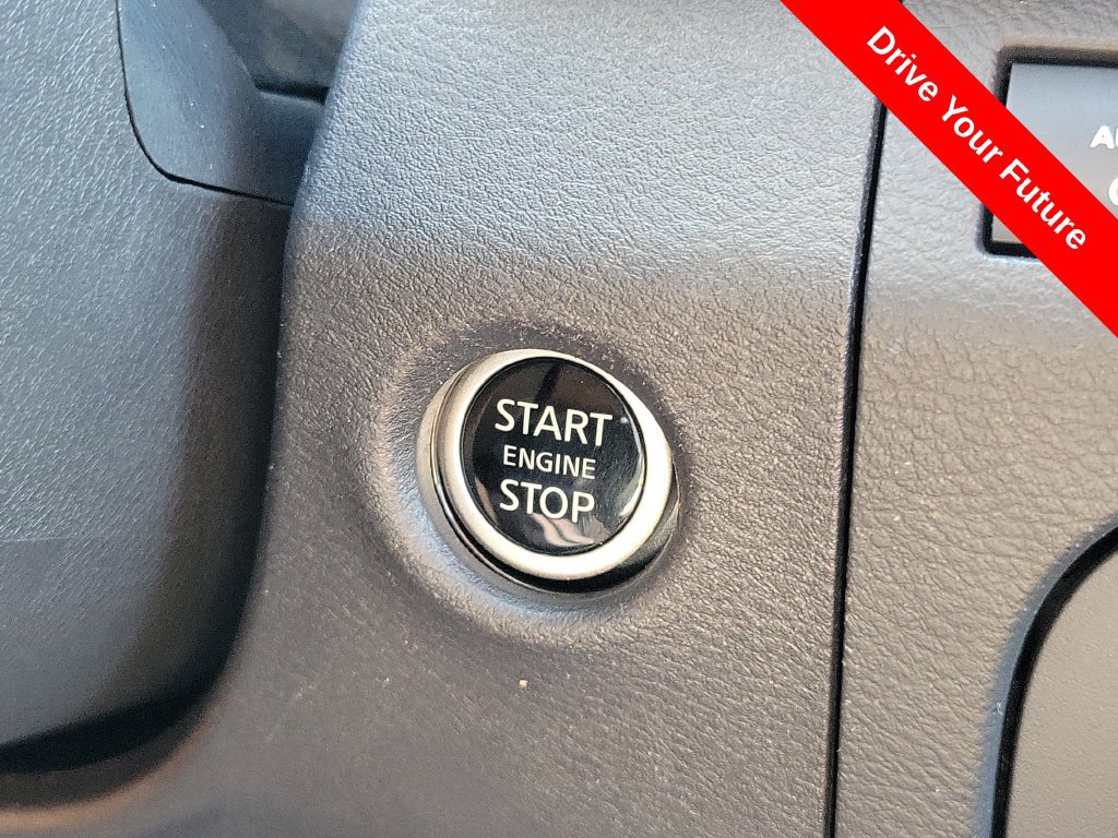 Used 2025 Nissan Frontier PRO-4X w/ Tow Package AWD/4WD image 10