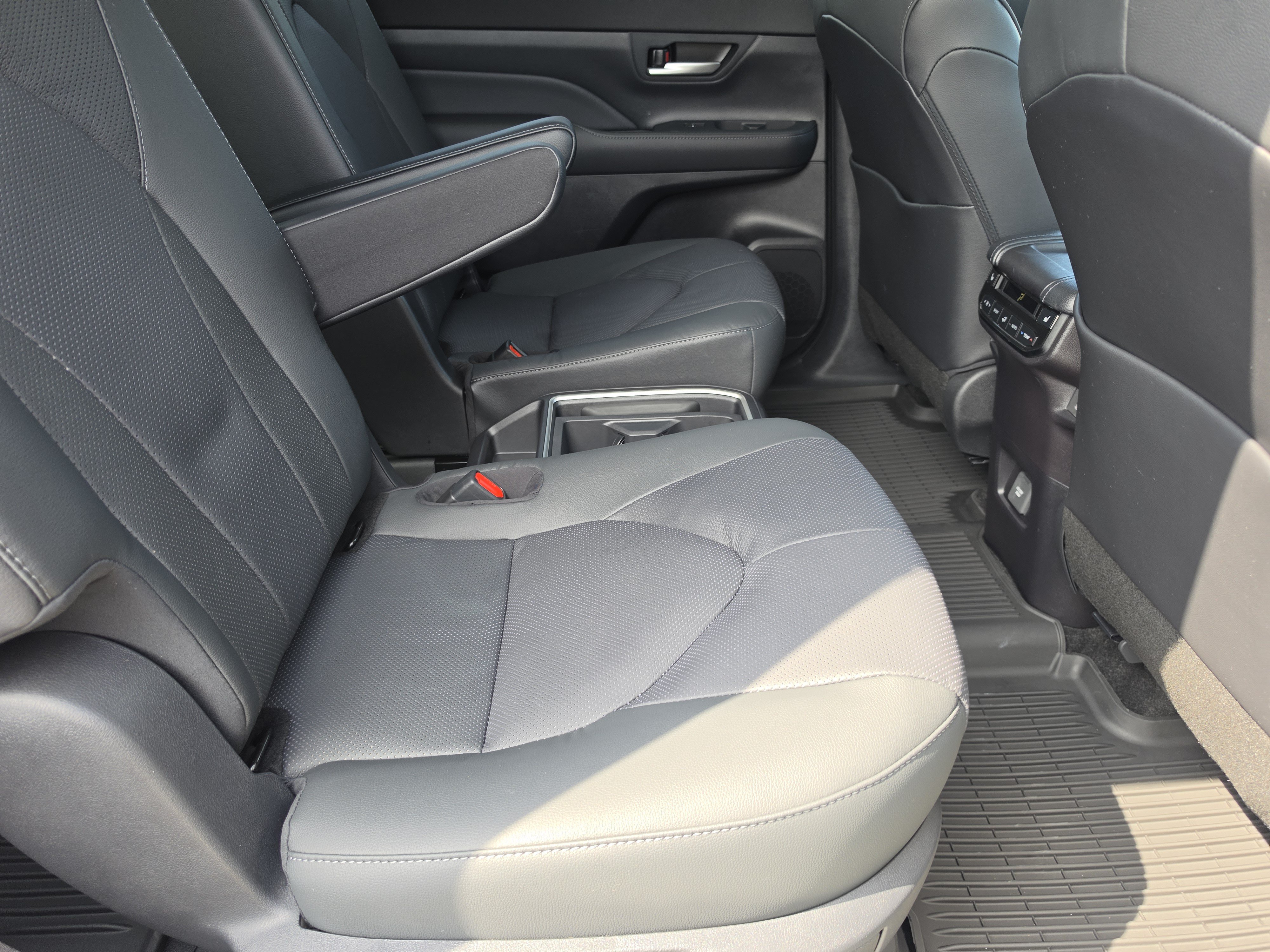 Certified 2025 Toyota Grand Highlander AWD image 14