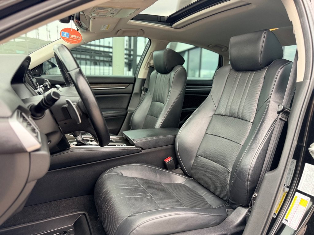 Used 2018 Honda Accord Touring image 15