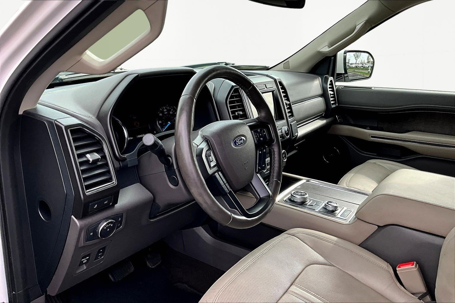 Used 2019 Ford Expedition Limited image 17