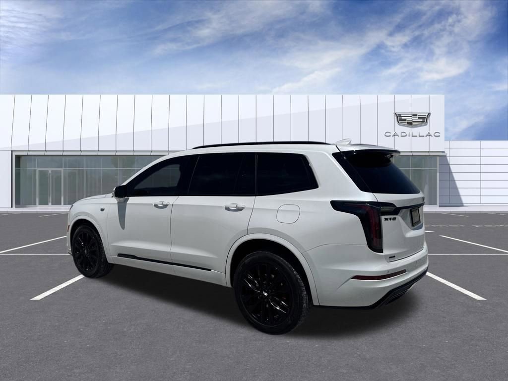 Used 2023 Cadillac XT6 Sport w/ LPO, Onyx Lite Package AWD/4WD image 4