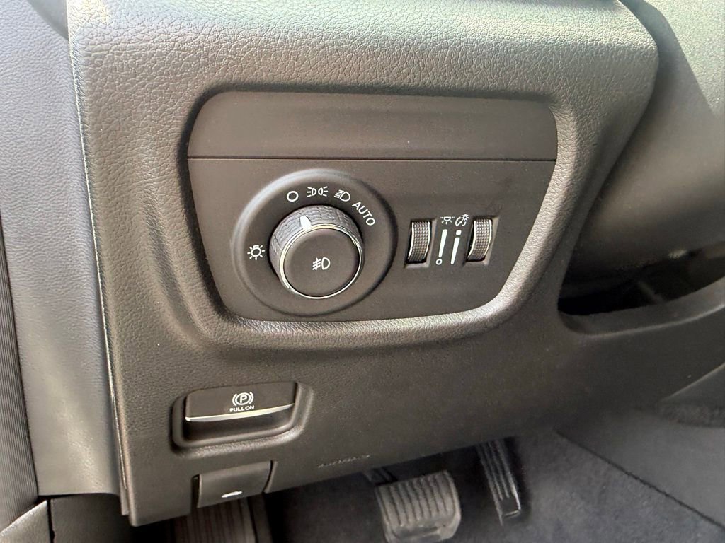 New 2026 Jeep Grand Cherokee L Limited AWD/4WD image 15