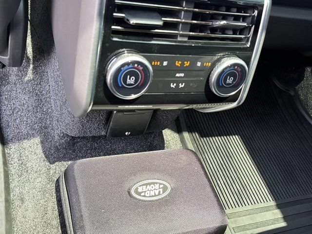 Used 2025 Land Rover Range Rover Long Wheelbase Autobiography AWD/4WD image 22