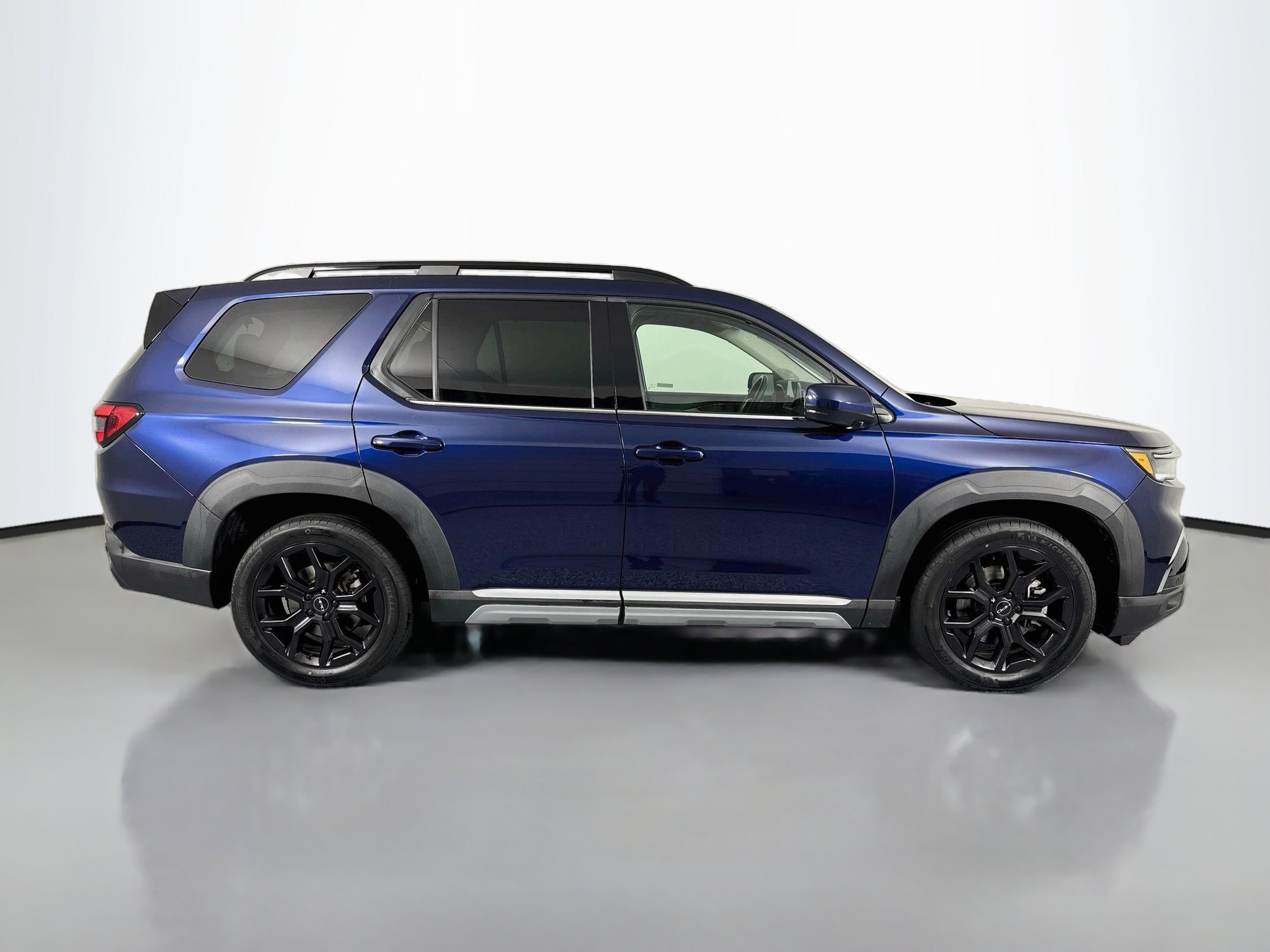 Certified 2025 Honda Pilot Elite image 4