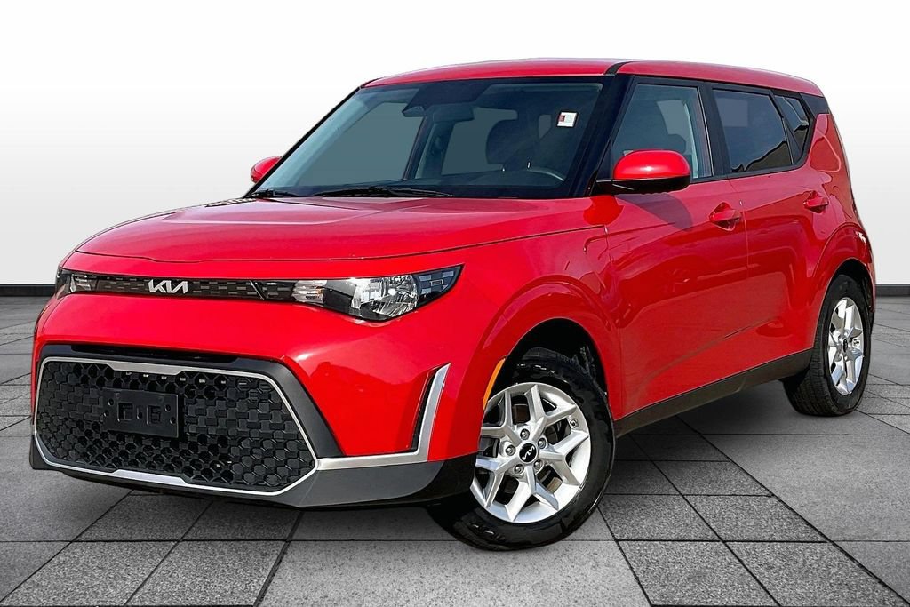 Used 2024 Kia Soul LX w/ Option Group 015 FWD video 1