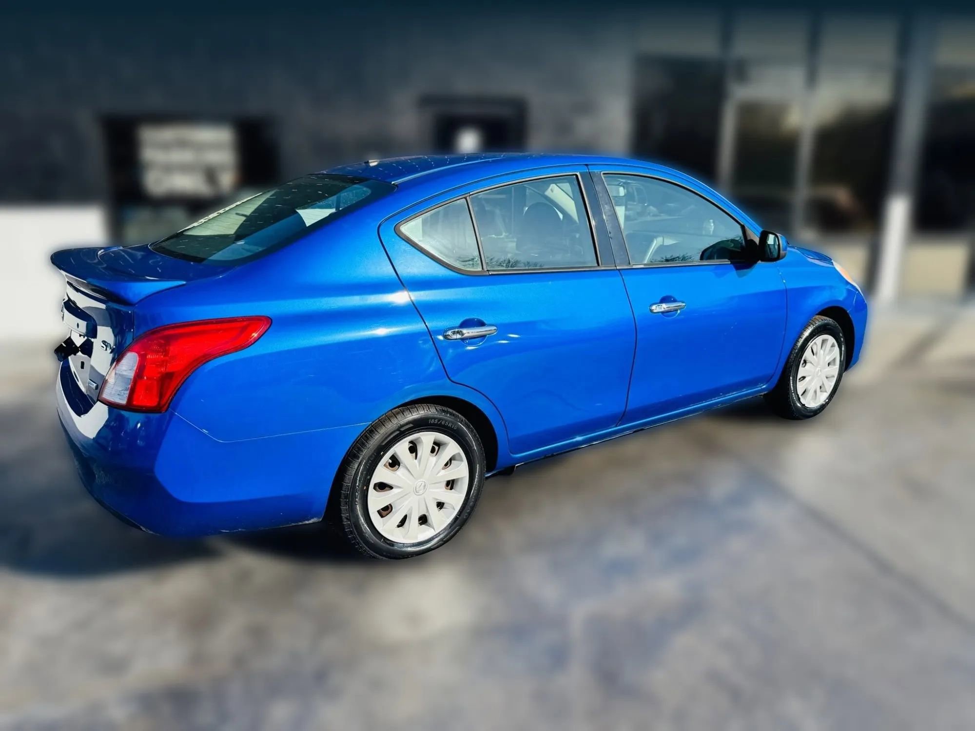 Used 2014 Nissan Versa SV image 5