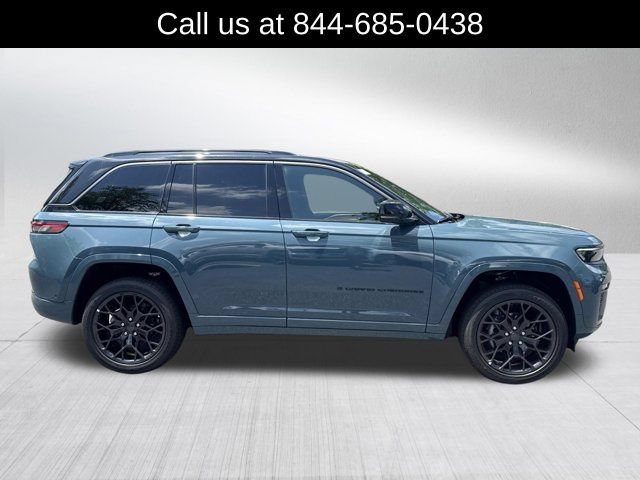 New 2026 Jeep Grand Cherokee Summit w/ Obsidian Package AWD/4WD image 4