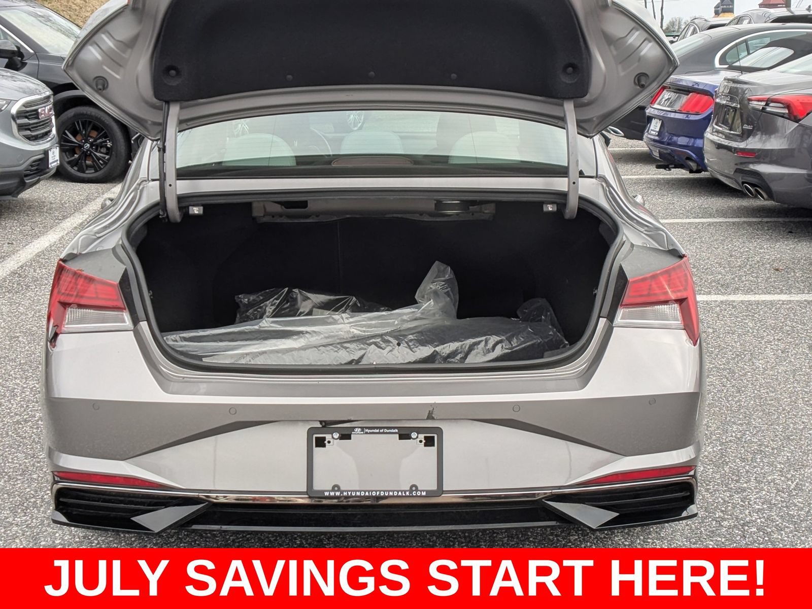 Used 2023 Hyundai Elantra Limited w/ Cargo Package FWD image 7