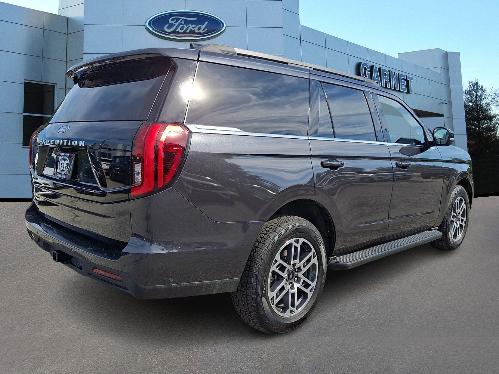 Certified 2025 Ford Expedition Active AWD/4WD image 8