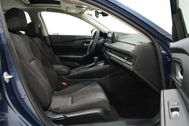 Used 2023 Honda Accord EX image 30