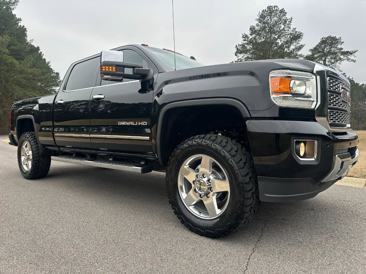 Used 2019 GMC Sierra 3500 Denali w/ Duramax Plus Package image 3