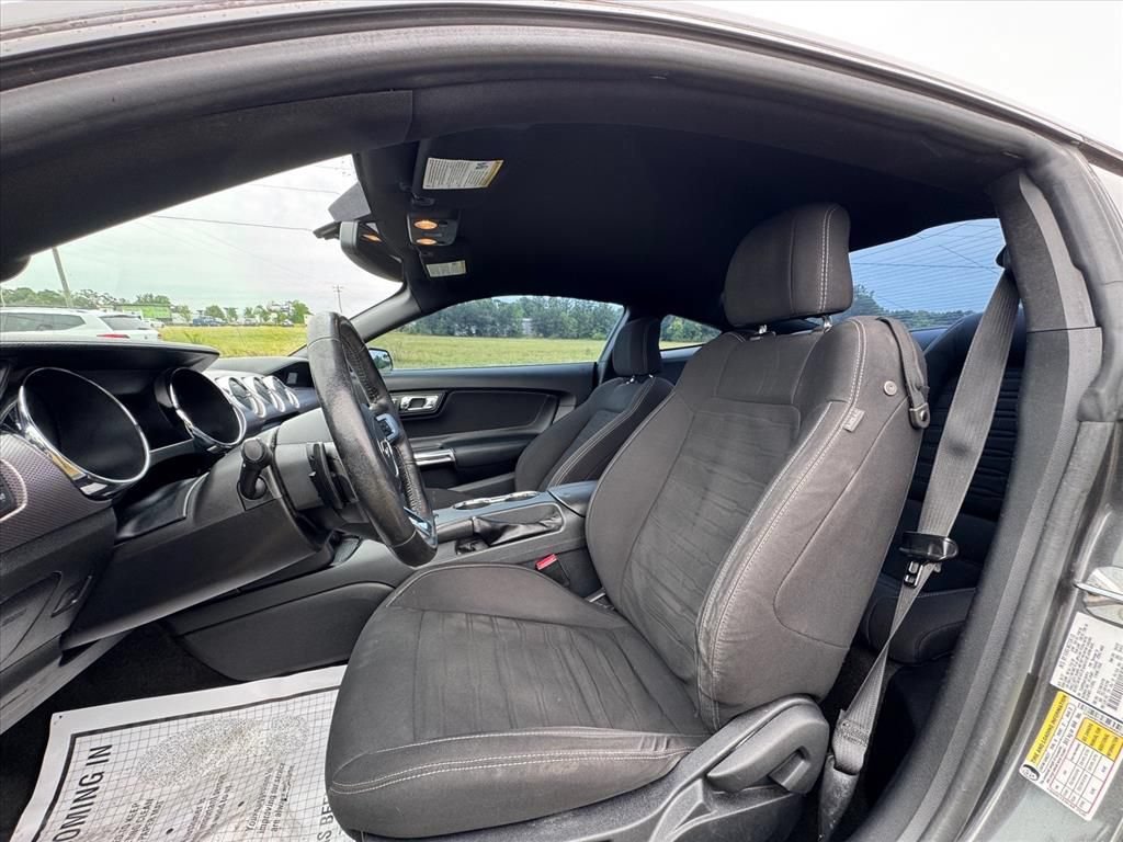 Used 2017 Ford Mustang Coupe RWD image 12