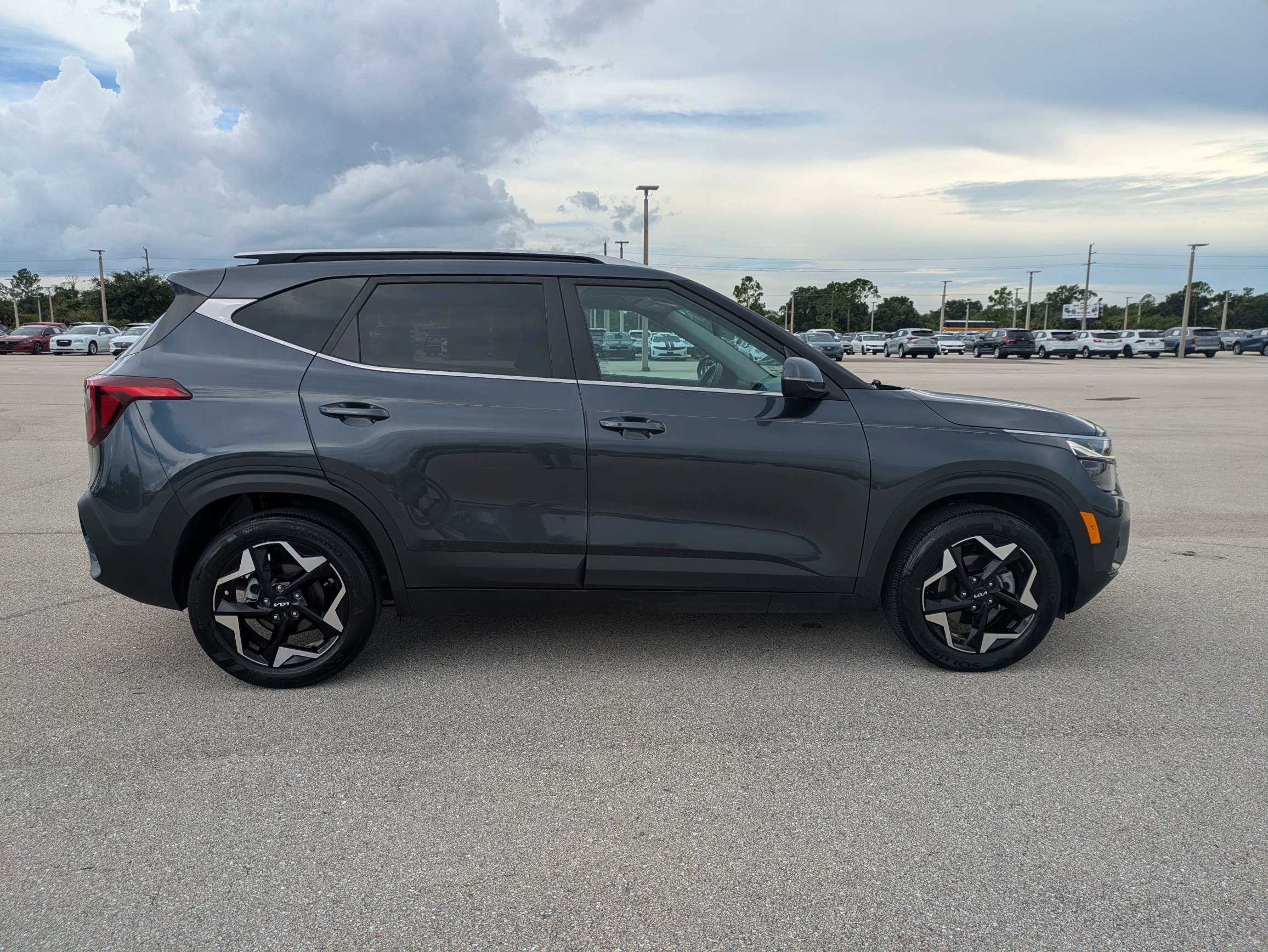 Certified 2024 Kia Seltos EX FWD image 4