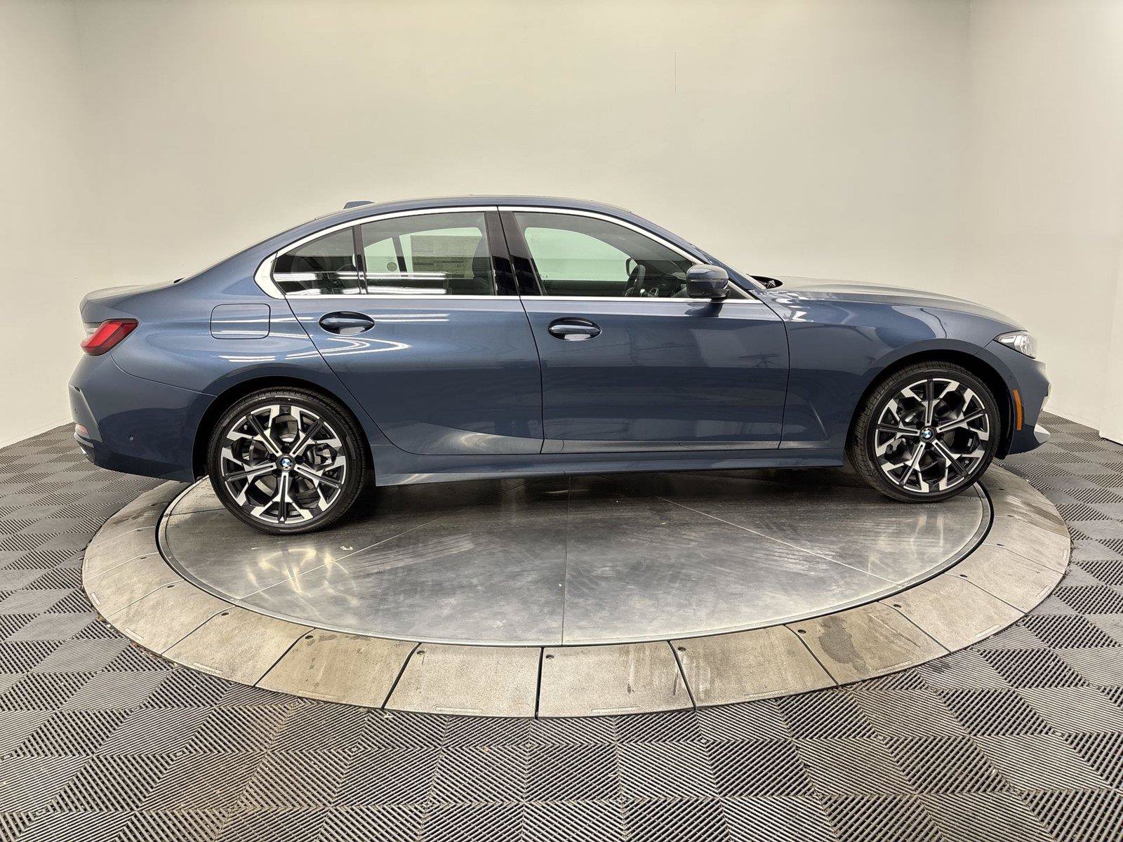 New 2026 BMW 330i xDrive Sedan w/ Convenience Package AWD/4WD image 17