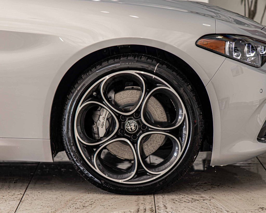 New 2025 Alfa Romeo Giulia AWD w/ Driving Assist Package image 10
