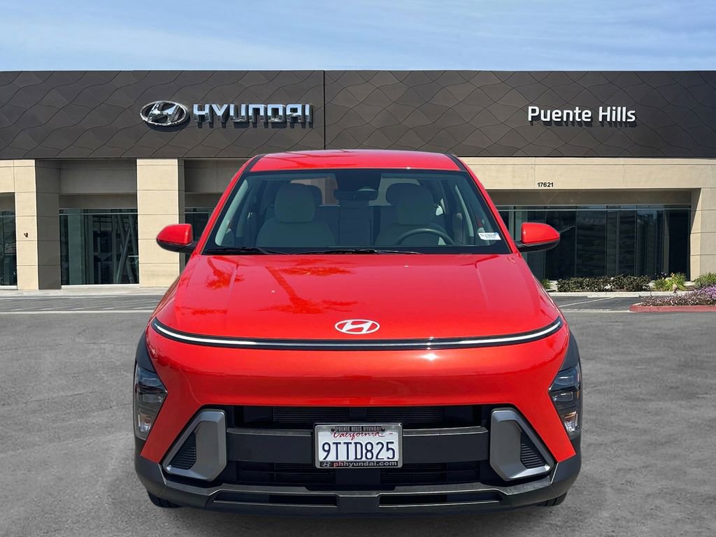 Certified 2025 Hyundai Kona SE FWD image 2