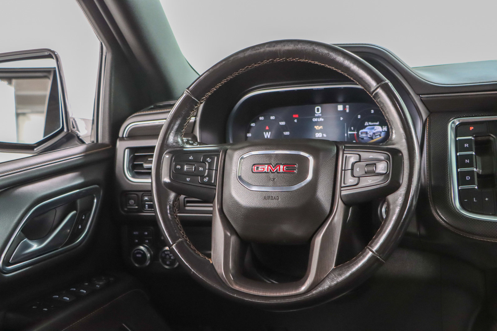 Used 2022 GMC Yukon AT4 AWD/4WD image 13