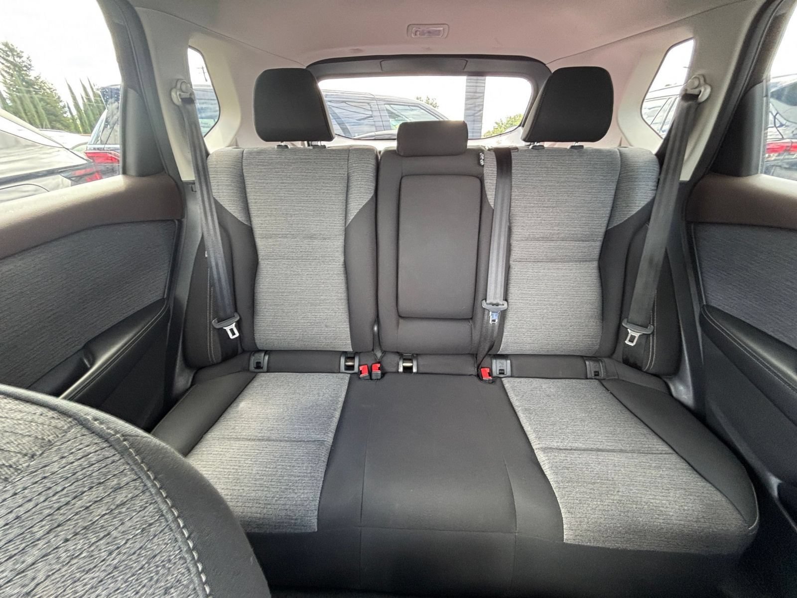 Used 2022 Nissan Rogue SV FWD image 34