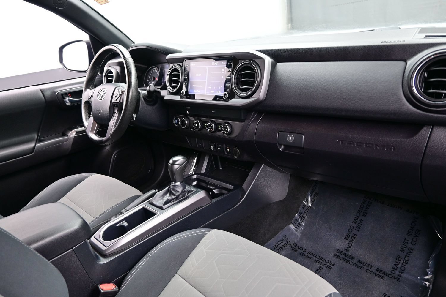 Used 2020 Toyota Tacoma TRD Off-Road AWD/4WD image 15