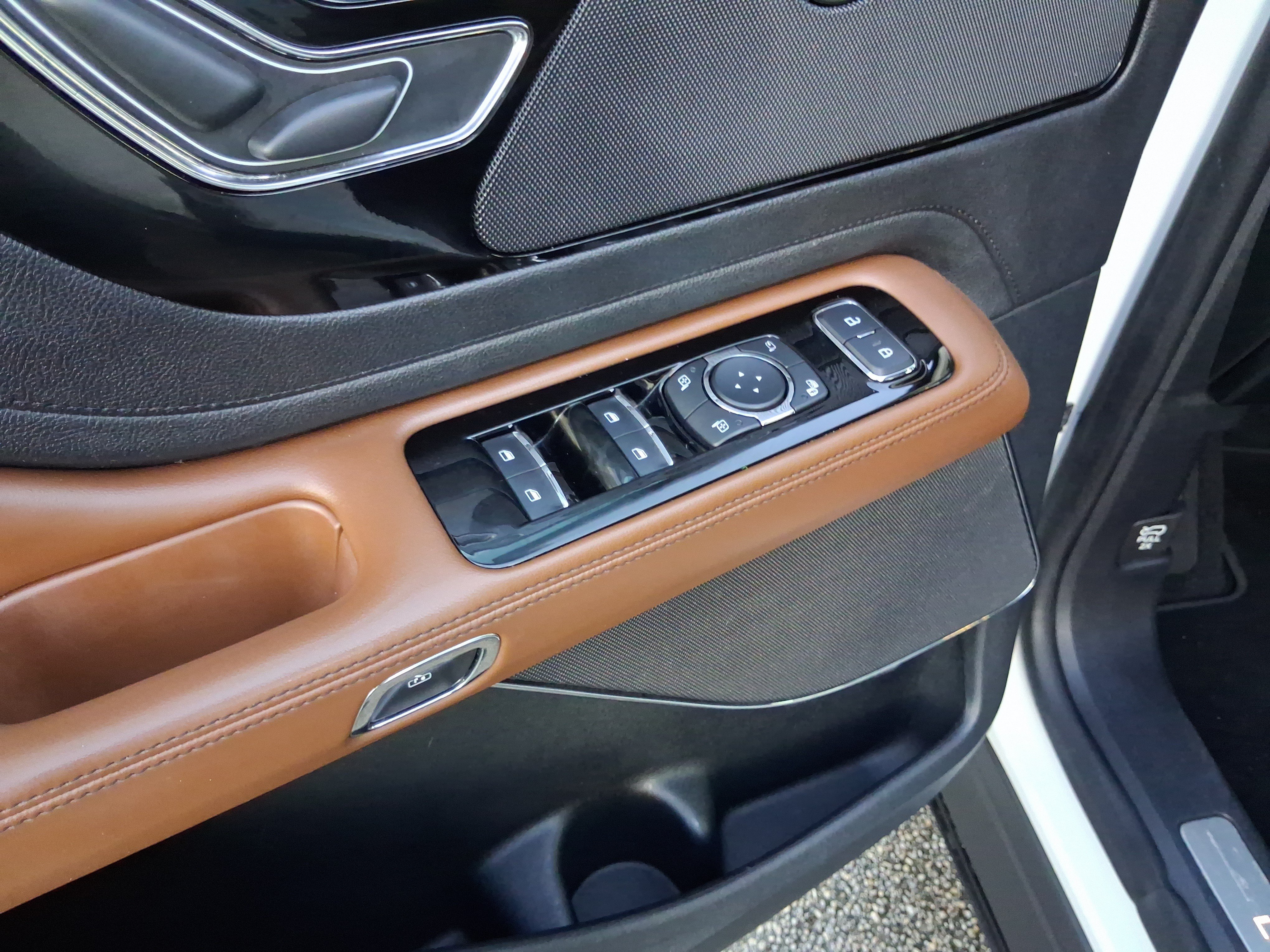 Used 2020 Lincoln Aviator Reserve w/ Equipment Group 201A RWD image 15