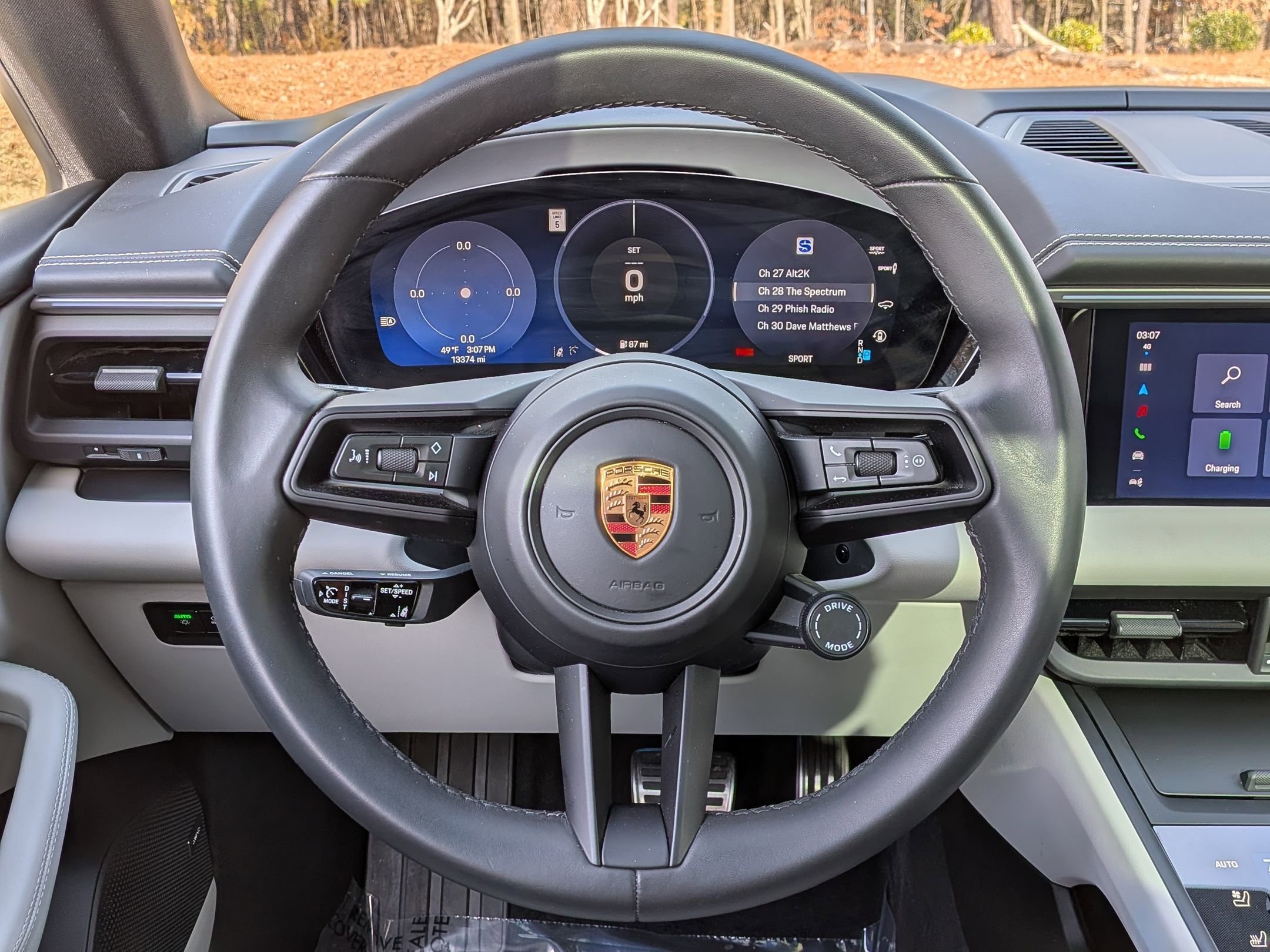 Certified 2025 Porsche Macan 4S Electric AWD/4WD image 8