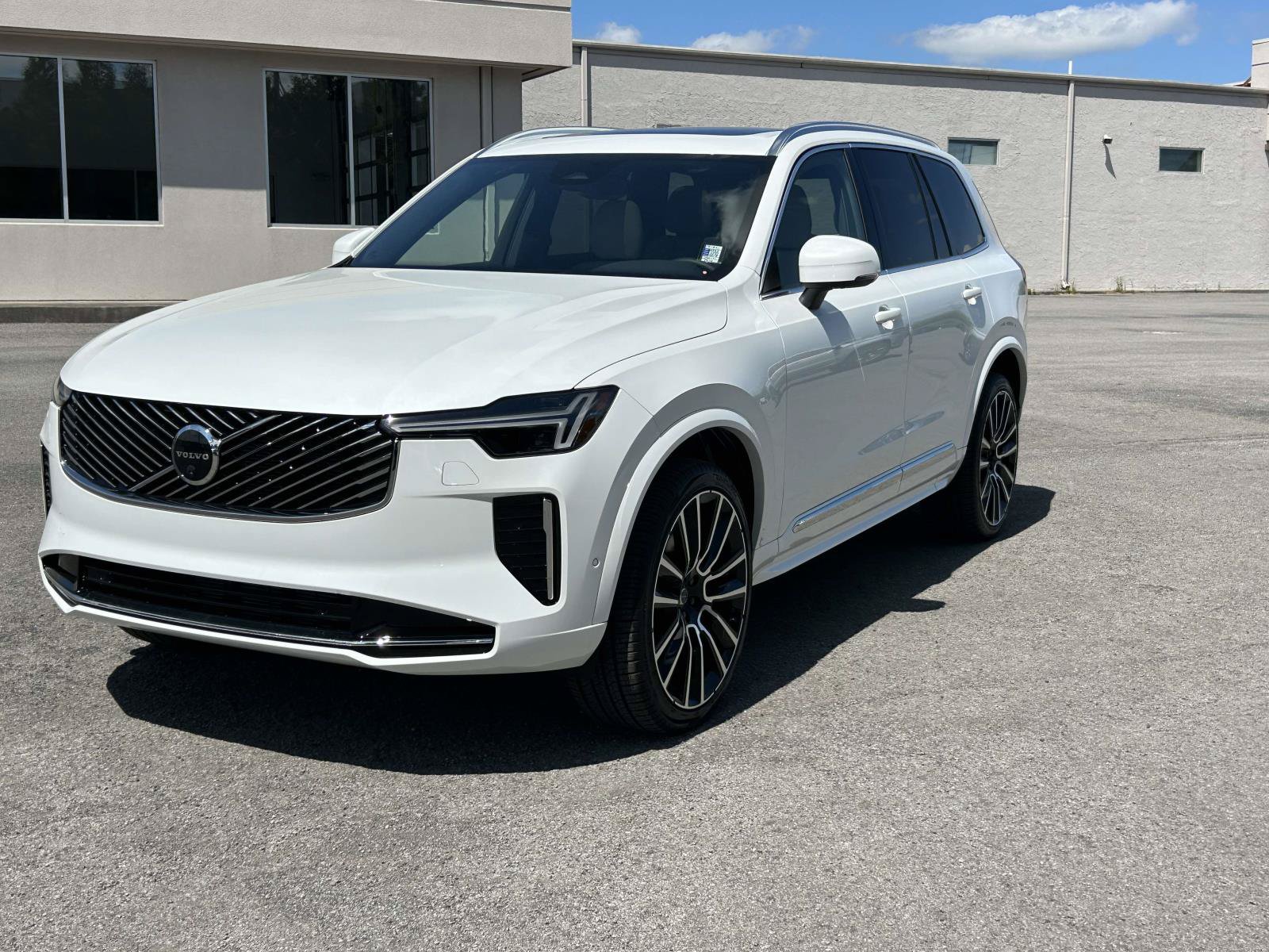New 2026 Volvo XC90 B6 Plus w/ Protection Package Premier AWD/4WD image 7