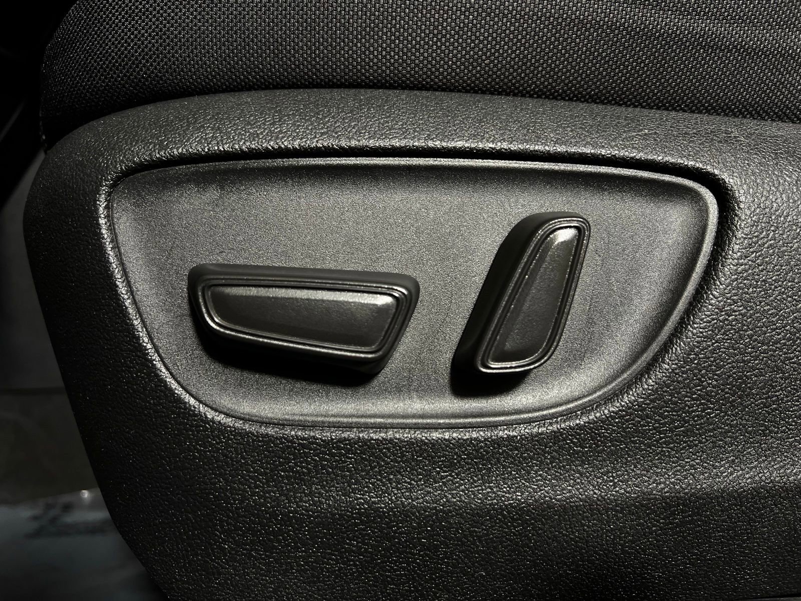 Certified 2023 Toyota Highlander LE image 14