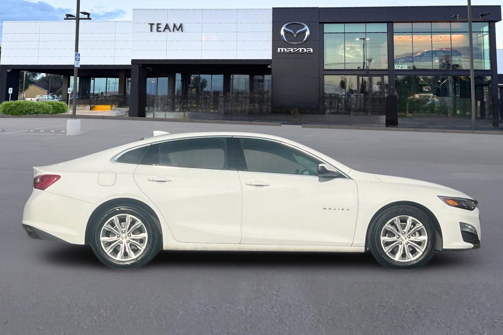 Used 2023 Chevrolet Malibu LT image 3
