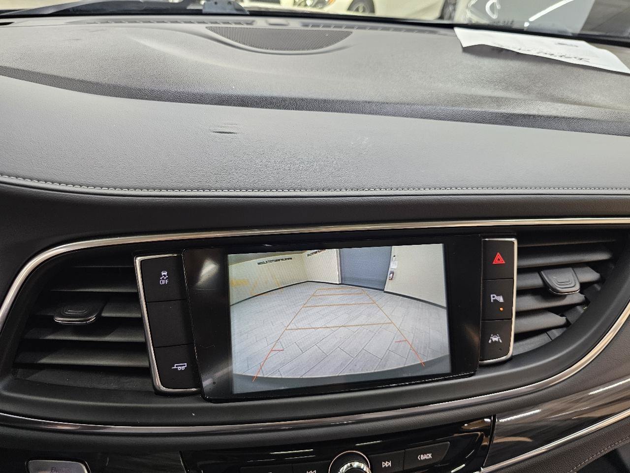 Used 2018 Buick Enclave Premium w/ Experience Buick Package FWD image 34