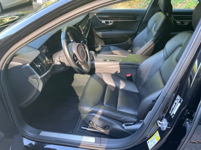 Used 2017 Volvo S90 T5 Momentum w/ Protection Package FWD image 9