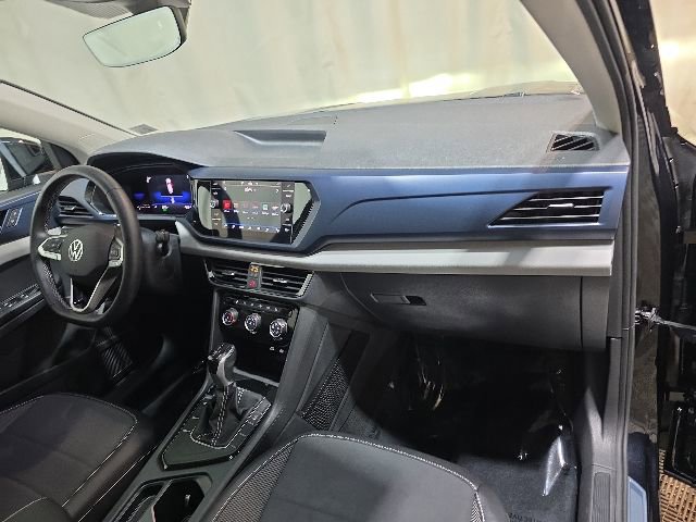 Certified 2023 Volkswagen Taos SE w/ Panoramic Sunroof Package FWD image 35