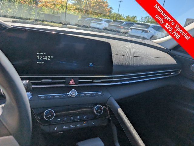 Certified 2026 Hyundai Elantra Limited FWD image 19
