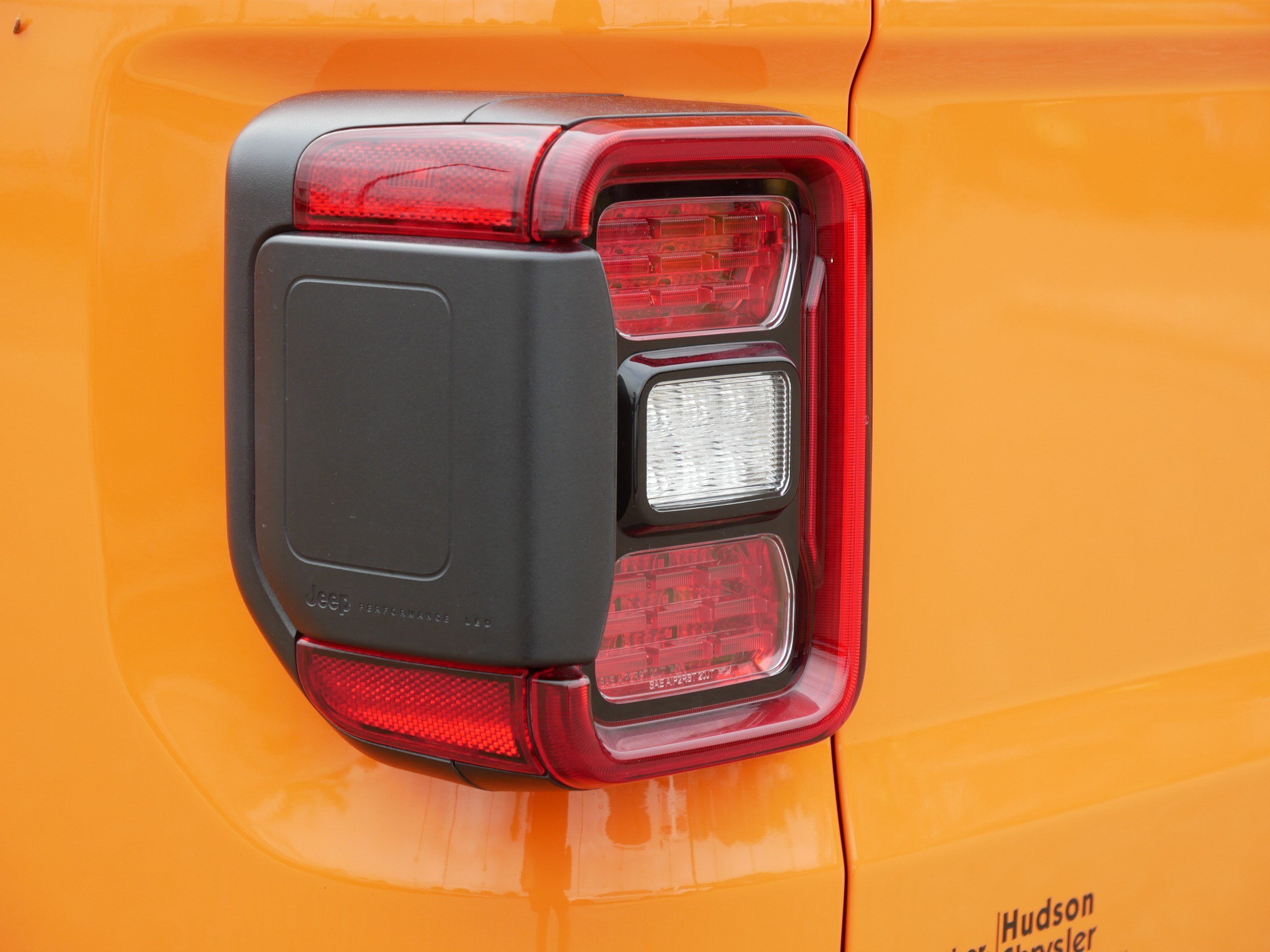 Used 2025 Jeep Gladiator Mojave AWD/4WD image 17