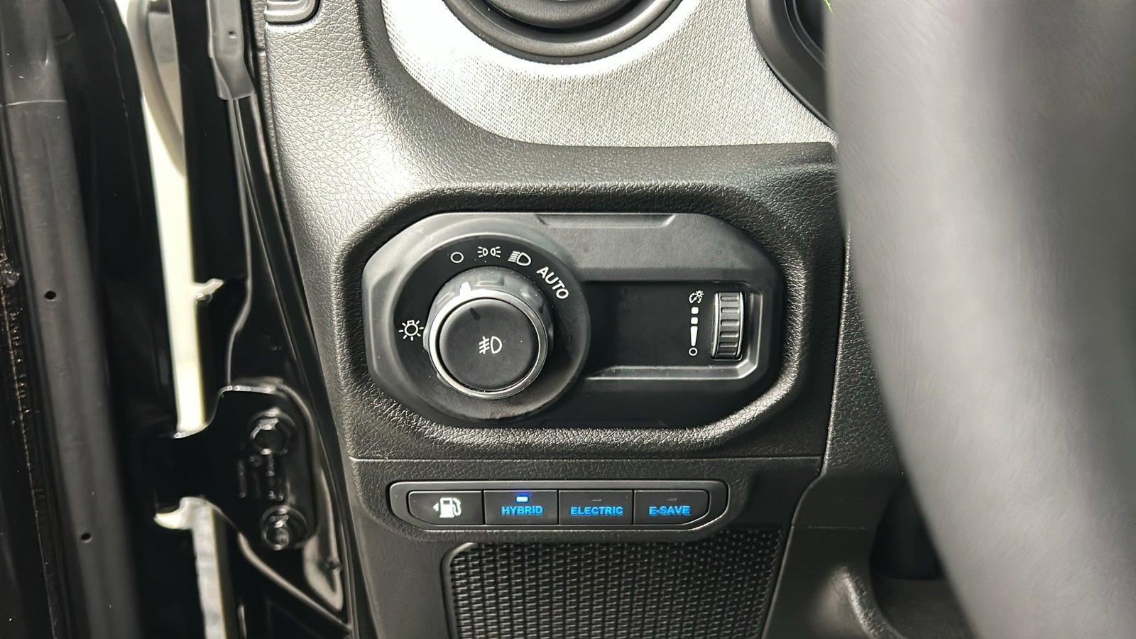 Used 2025 Jeep Wrangler Willys 4xe image 30