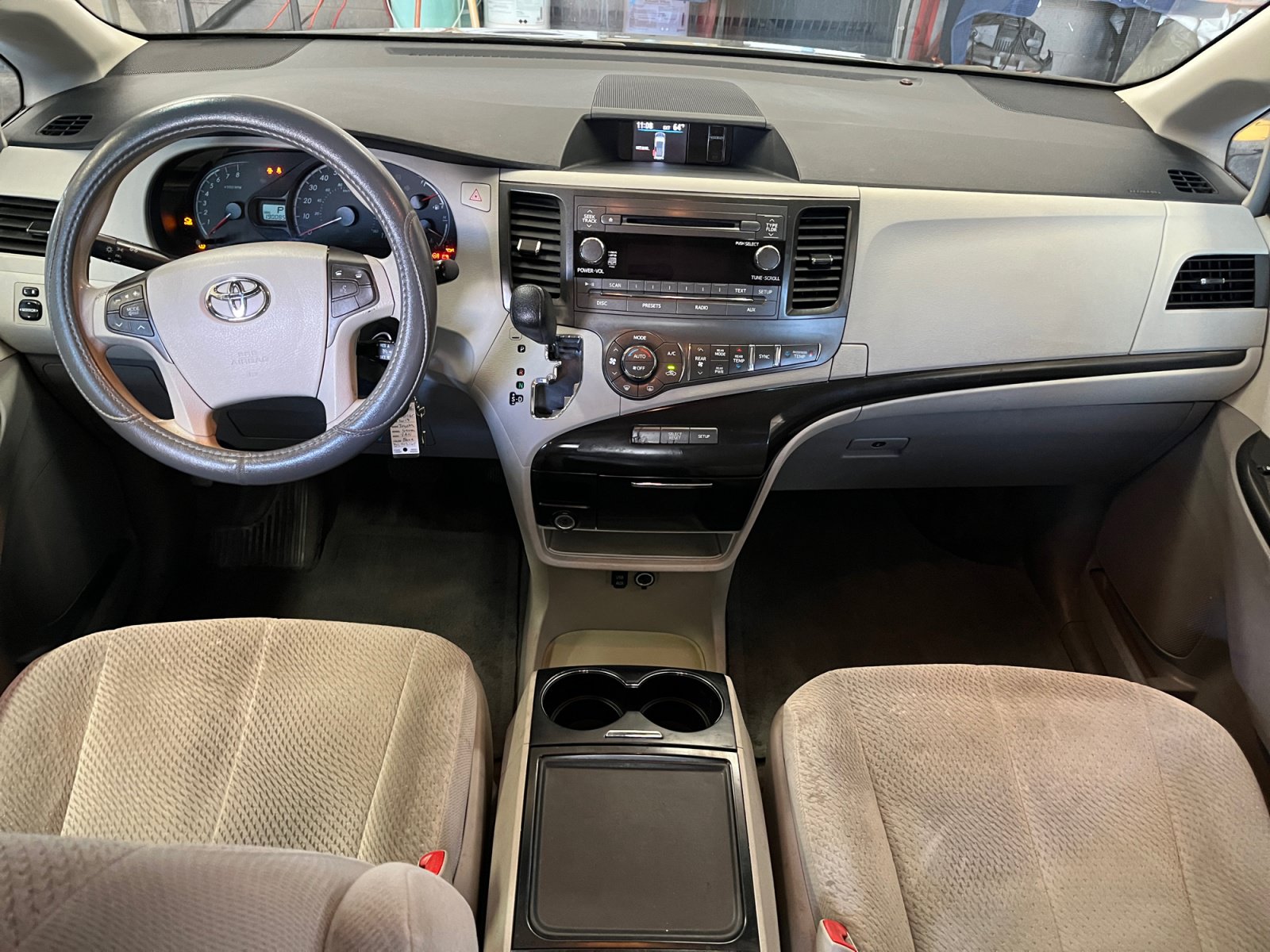 Used 2013 Toyota Sienna LE w/ Towing Pkg FWD image 26